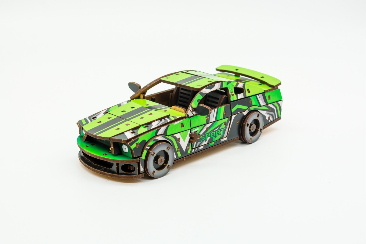 Дерев'яний 3D конструктор Muscle car GT (зелена) в картонній упаковці