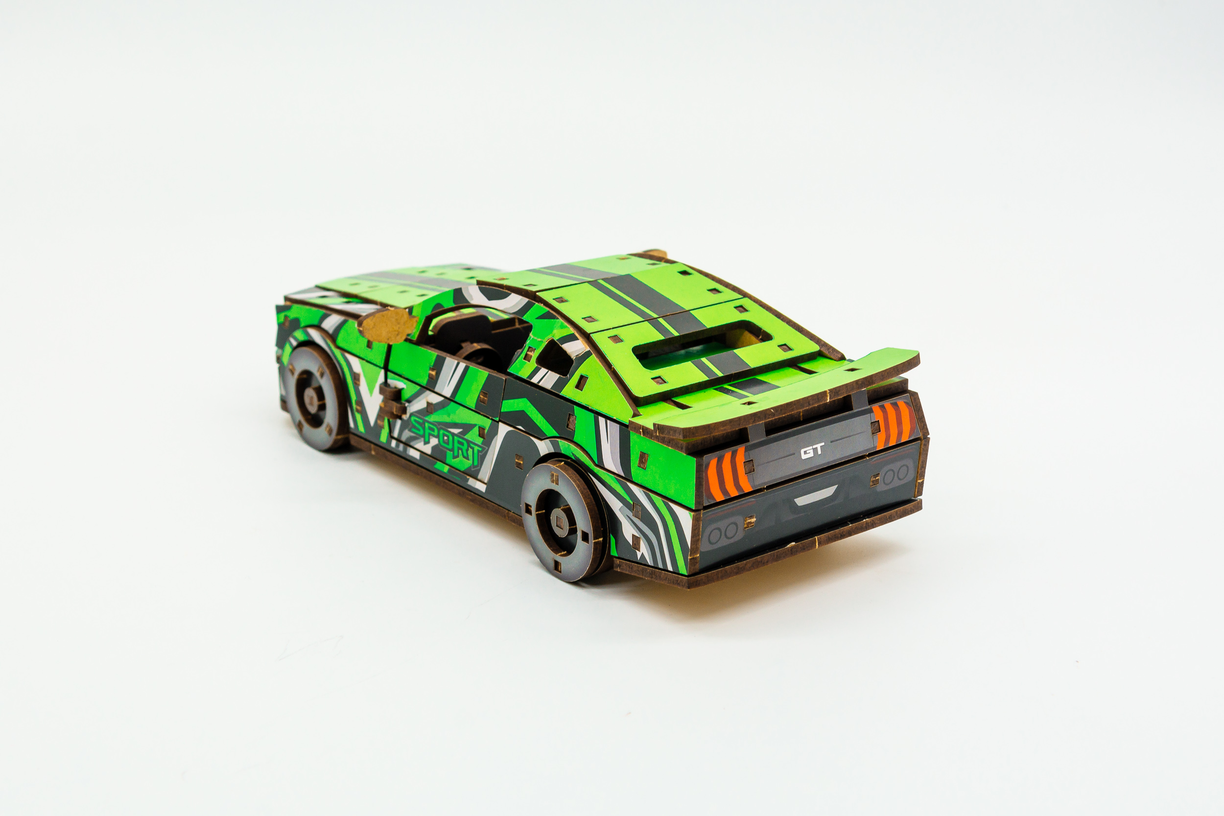 Дерев'яний 3D конструктор Muscle car GT (зелена) в картонній упаковці